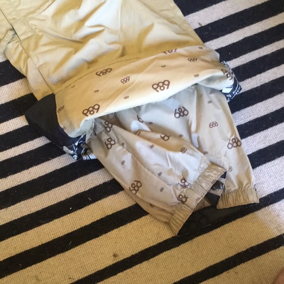 686 Snowboard Pants - Picture 4 of 12